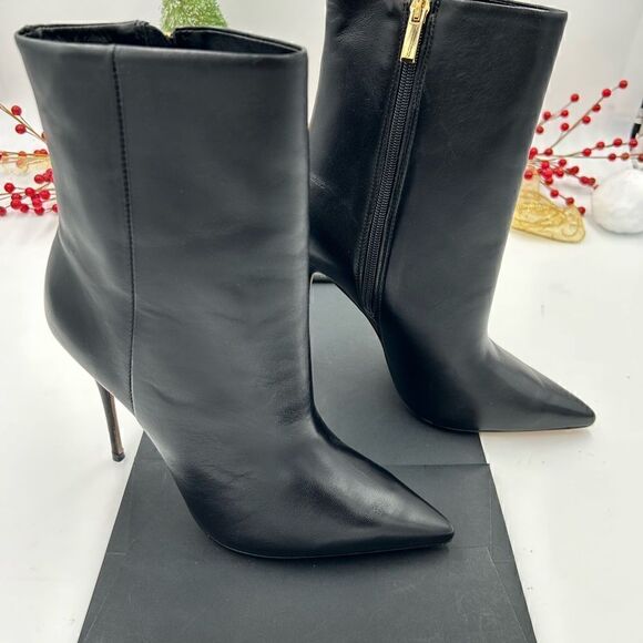 Women’s
Schutz black soft leather ankle boots size 40 made in Brazil - Picture 12 of 12